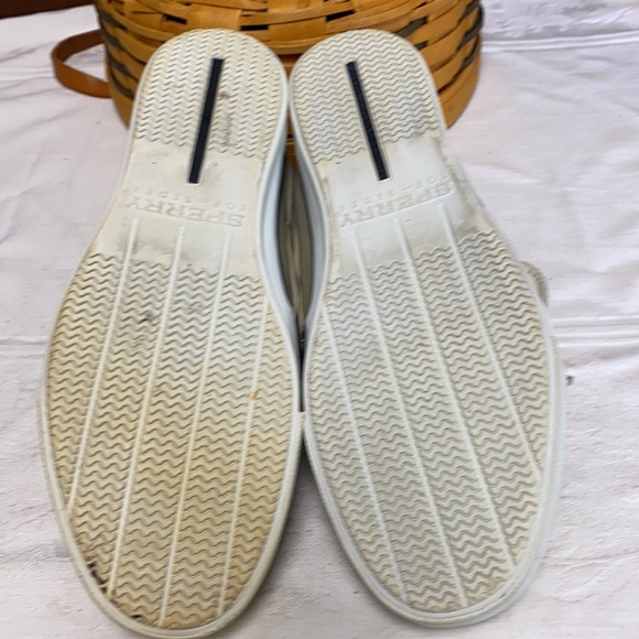 Sperry Top-sider flat boat shoes size 8 One small light stain shown in picture - Picture 3 of 7